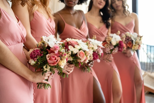 How to Choose the Color That Suits Your Bridesmaids?