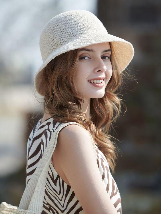 Stepping Up Style: Fashionable Hats Tailored for College Girls