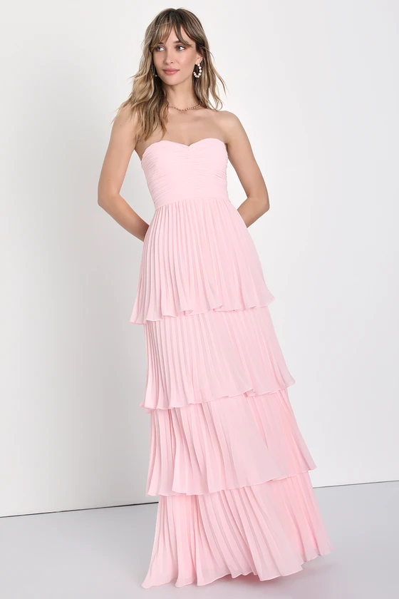 Springtime Chic: Elegant Dresses to Welcome the Season